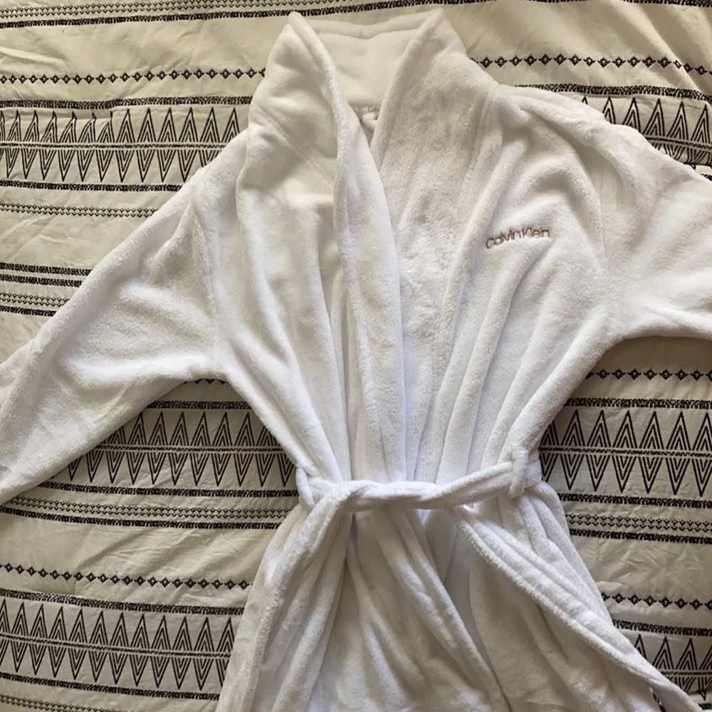 Calvin Klein Robe NWOT
